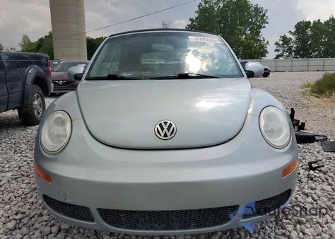 2010 Volkswagen New Beetle z USA, uszkodzony, nr VIN 3VWRG3AL6AM003414
